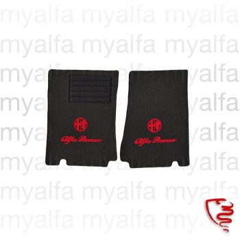 Fußmatten Spider (750/101), schwarz/rotes Emblem, Tuftvelour, gekettelt, Rücken: Latex Fei
