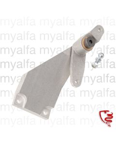 THROTTLE LINKAGE  REDIRECTION FOR DOUBLE CARBS - 105, 115, 750/101 WHEN USING 105 INTAKE MANIFOLD