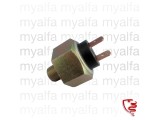 BRAKE LIGHT SWITCH HYDRAULIC AT T-CONNECTION