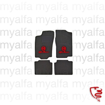 Fußmatten 155 schwarz/rotes Emblem Tuftvelour,gekettelt,Rückenbeschich tung:Latex-Feinpräg