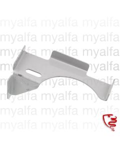 Auspuffaufhängung             am Kofferraumboden            