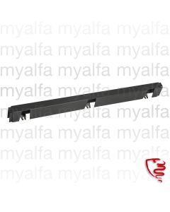 Leiste zwischen Rückleuchten Spider Bj.1983-90