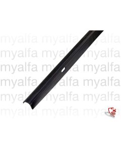 BONNET TO SCUTTLE PANEL SEAL SPIDER