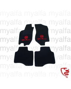 Fußmatten 146 bj. 06.99> schwarz/rotes Emblem Tuftvelour gekettelt,Rückenbeschichtung:Late