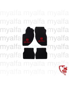 Fußmatten 166 bj. >09.03 schwarz/ rotes Emblem Tuftvelour Rückenbesch ichtung:Latex-Feinpr