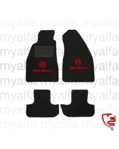 Fussmatten GTV (916) 4-teilig schwarz, rotes Emblem Tuftvelour, gekettelt, Rückenbeschichtung: Latex