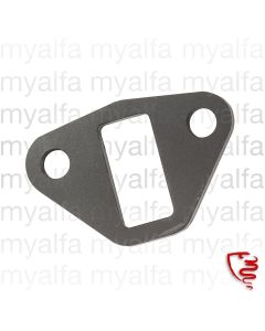 Distanzstück Benzinpumpe - 750 1.Serie - klein am Zylinderkopf