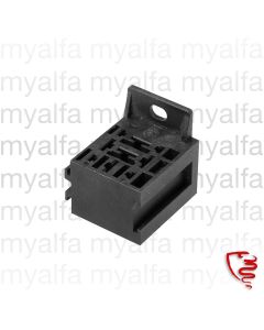 Relaissockel zu 8421000       (Sicherheitsrelais Nachrüstungelektrische Kraftstoffpumpe